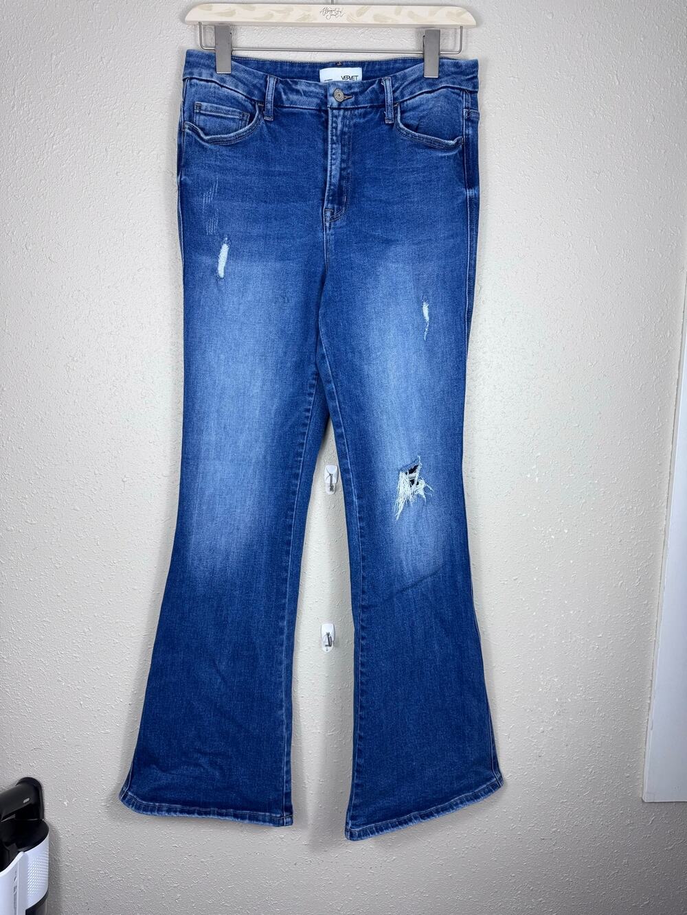 Vervet lightly Distressed Flare Jeans Womens Size 31